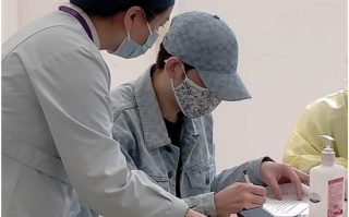 打了疫苗能踢足球吗，打了疫苗能踢足球吗小孩