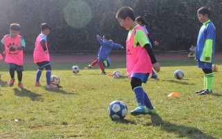 孩子学足球影响长个子吗，孩子学足球影响长个子吗知乎